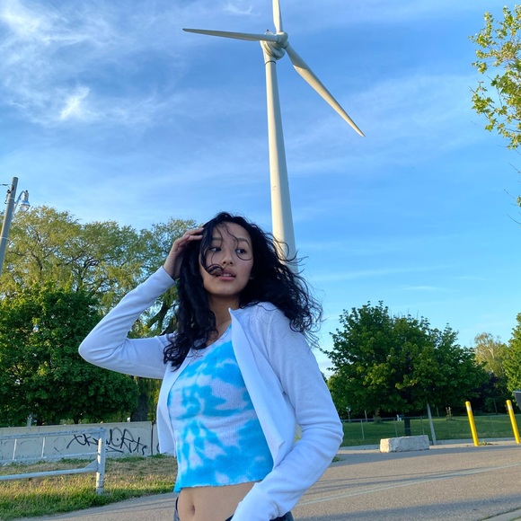 Tie dye crop tops.Selling both for $15 - Picture 4 of 4